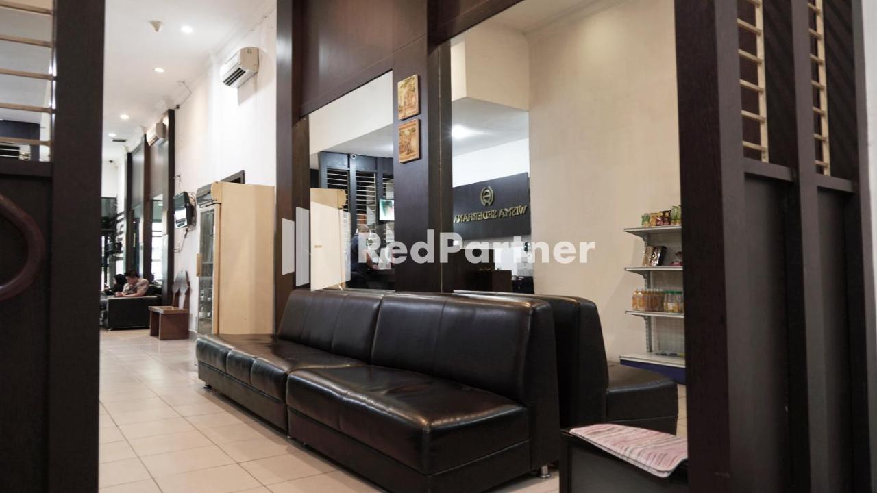 Wisma Sederhana Mitra Reddoorz Медан Екстер'єр фото