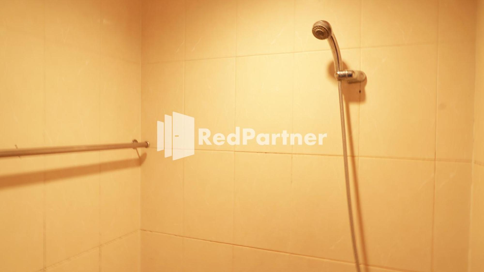 Wisma Sederhana Mitra Reddoorz Медан Номер фото