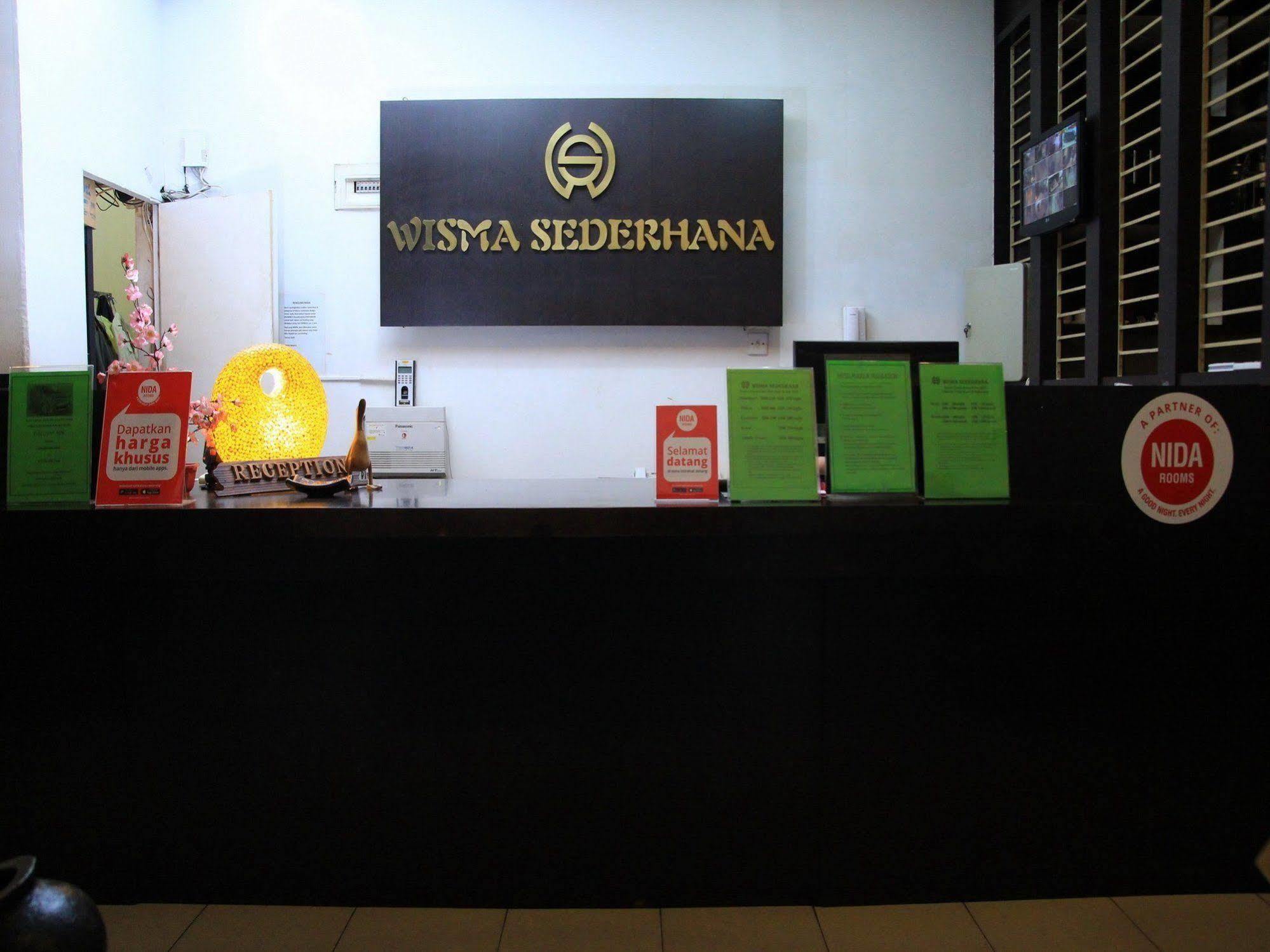 Wisma Sederhana Mitra Reddoorz Медан Екстер'єр фото